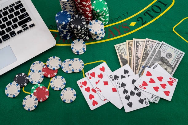 gwinbola app lobby showing Texas Poker cash games and upcoming tournament schedule